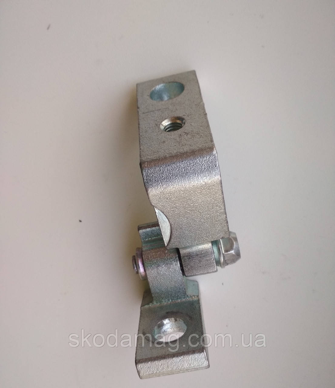 Верхняя левая петля передней левой двери Шкода Октавия ТУР Skoda ...