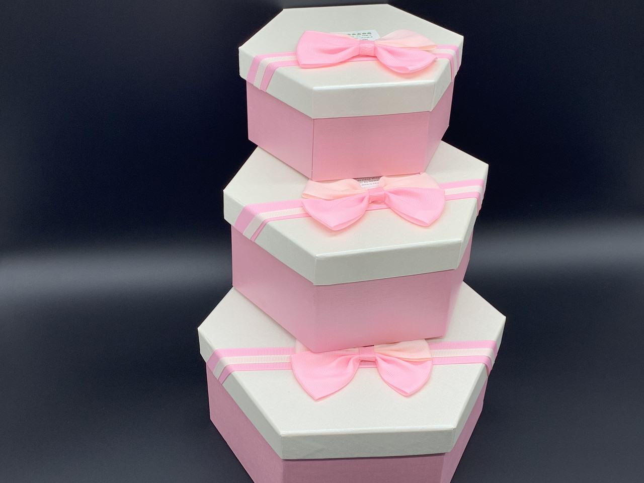 Коробка подарункова шестикутна з бантиком. 3шт/комплект. Колір біло-рожевий. 19х10см.