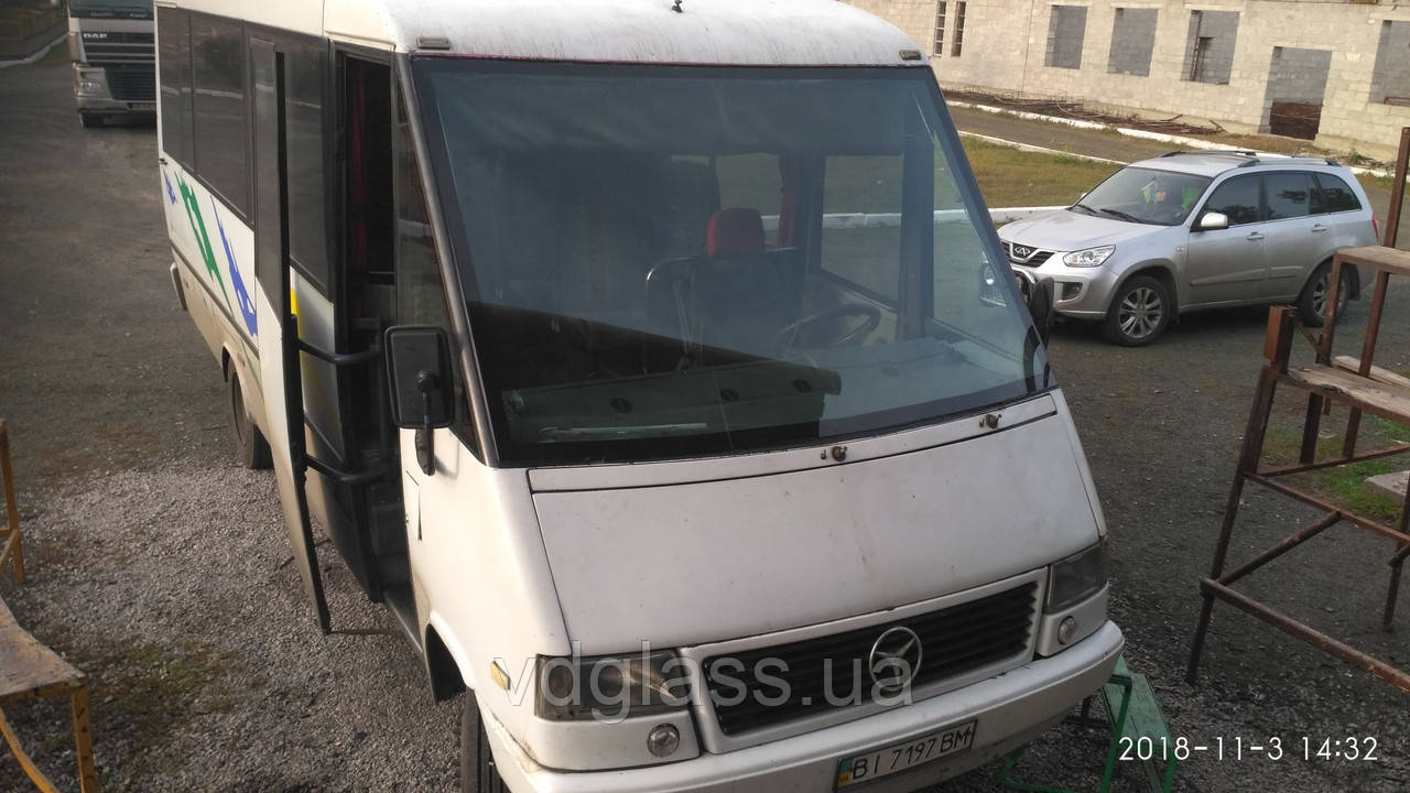 Mercedes Benz T2 614D Carvin Bolero лобове скло, фото 1