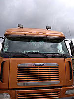 Производство и замена лобового стекла триплекс на грузовике Freightliner Argosy в Никополе (Украина). 3