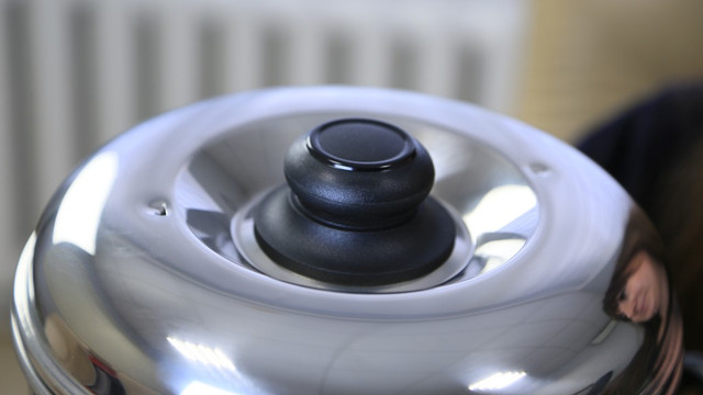 Запас горячей воды в кипятильнике GGM Gastro WKH10 Запас горячей воды в кипятильнике GGM Gastro WKH10