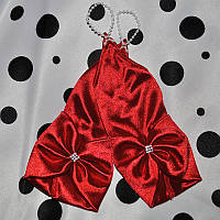 Ошатні червоні рукавички під бальне плаття для дівчинки.