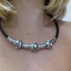 Кольє каучук зі сріблом