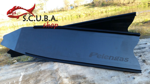 Лопаті для ластів PELENGAS сендвіч-карбонові, різної жорсткість купити в Харкові Лопаті для ластів PELENGAS сендвіч-карбонові, різної жорсткість купити в Харкові