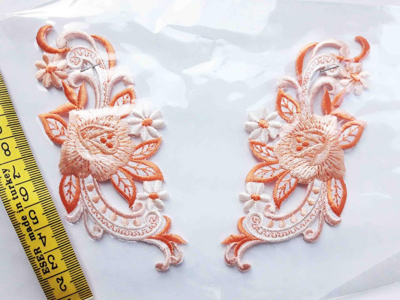 Аплікація вишивка клейова парна "Квіти" оранжево-білі, 11 см 1п