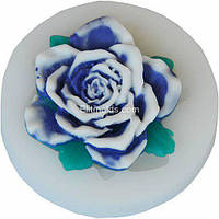 Троянда з листочками