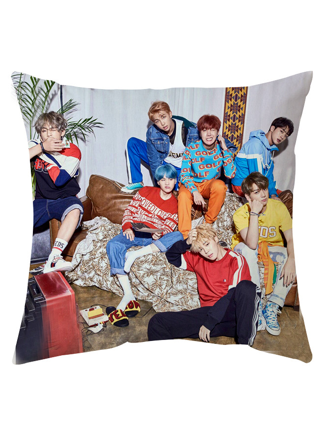 Подушка BTS 40*40 см