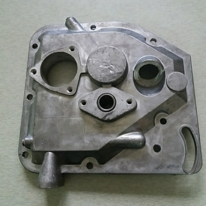 Кришка блоку коротка дизельного двигуна 180n, фото 1