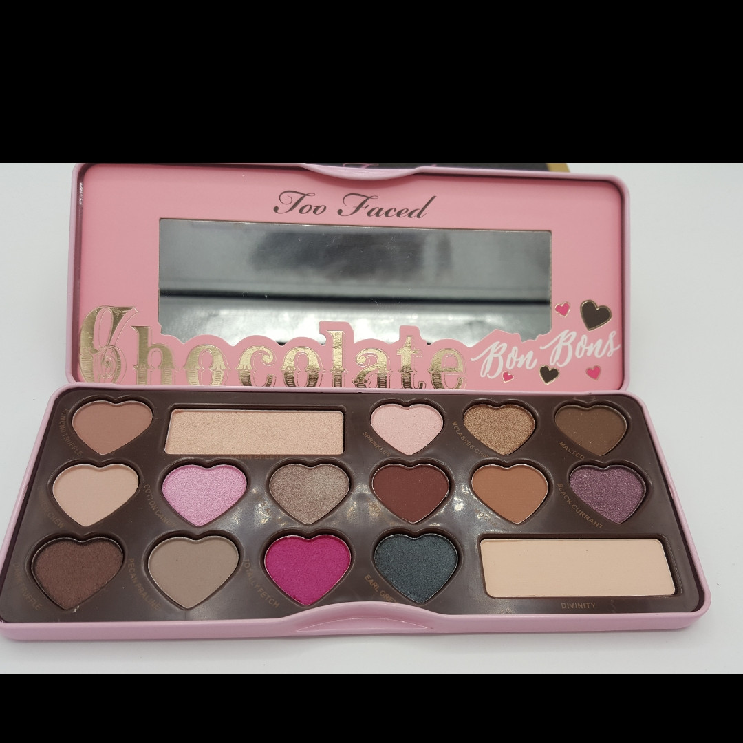 Набір тіней Chocolate Bon Bons eye shadow collection