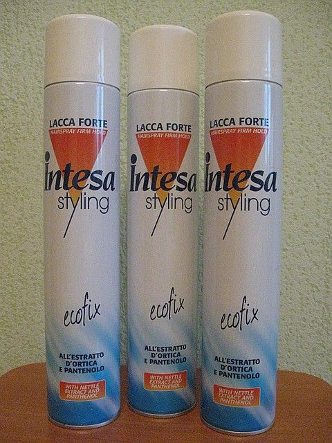 Лак для волосся INTESA Styling сильної фіксації, 500 мл