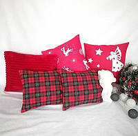 Декоративная новогодняя подушка ткань бязь в олени красная