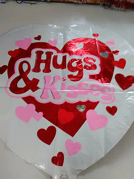 Гелієвий фольгирований кулю у формі серця з написом Hugs & Kisses