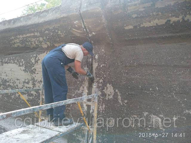 Суха ремонтна суміш Суха ремонтна суміш