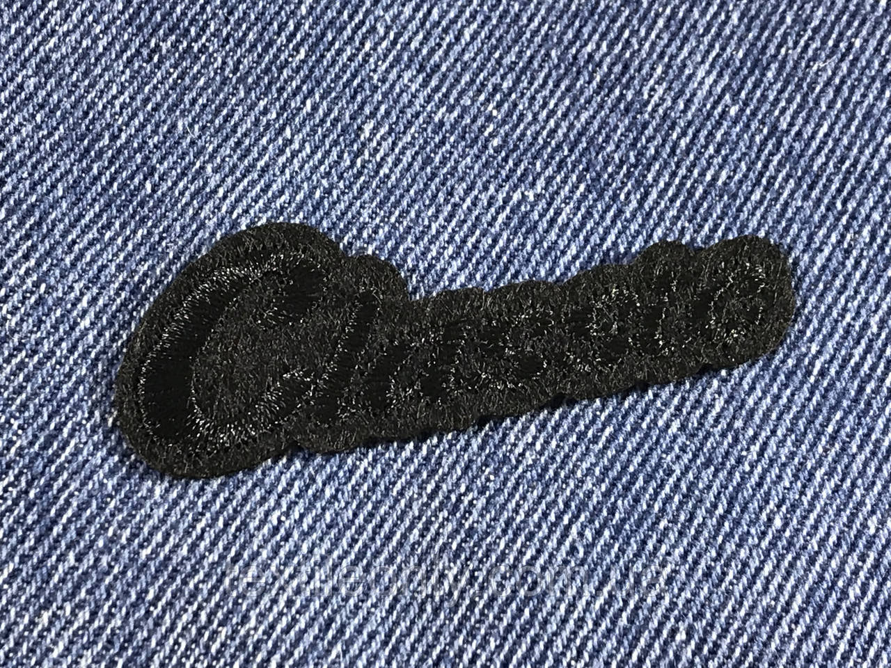 Нашивка Classic колір чорний 65x24 мм