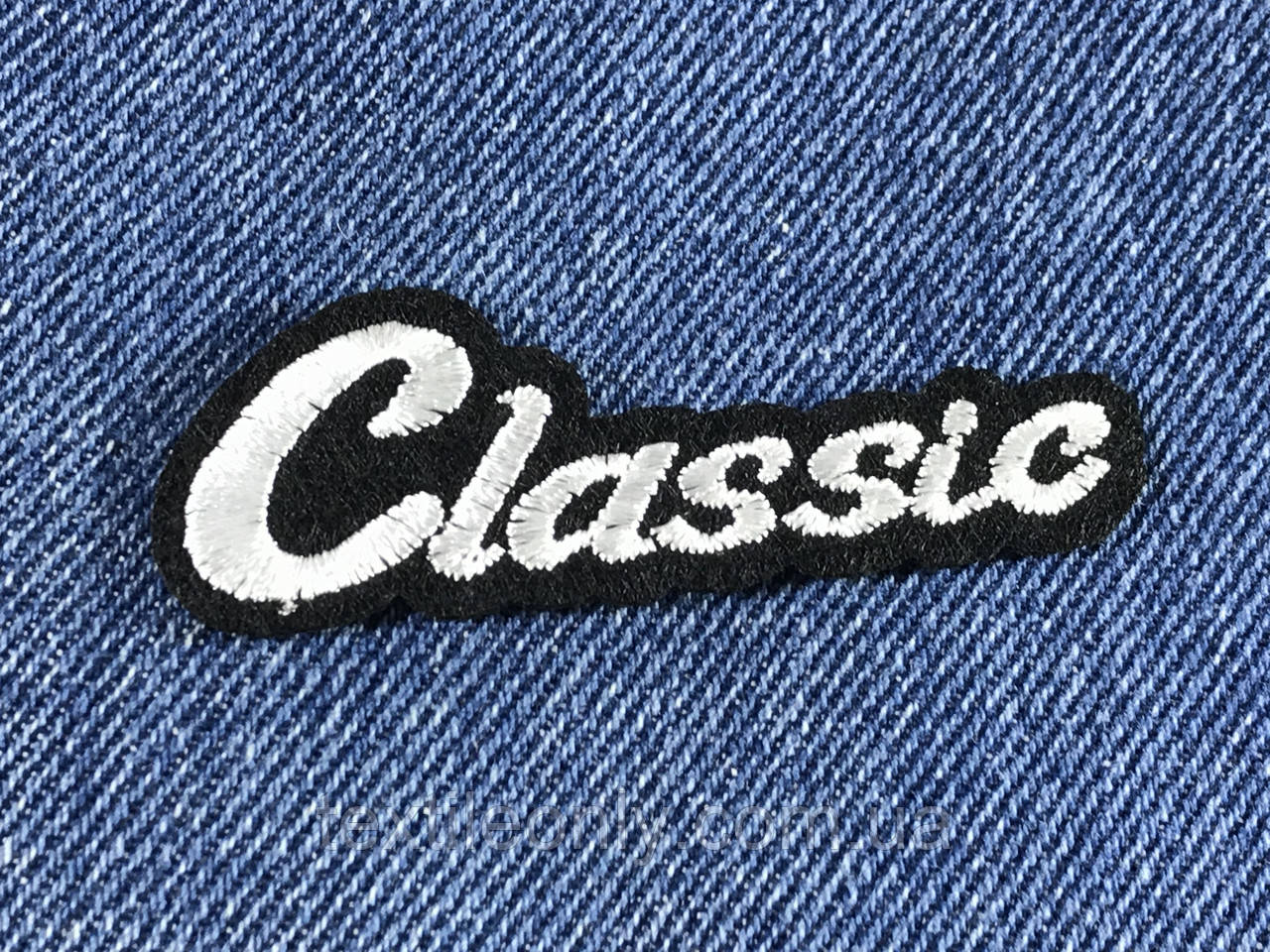 Нашивка Сlassic колір чорний з білим 65x24 мм