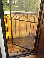 Дверна москітна сітка економкласу. Недороги москітні двері