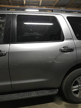 Задні ліві двері Toyota Sequoia
