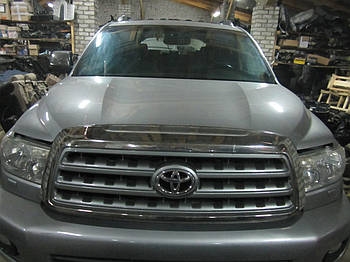 Капот Toyota Sequoia