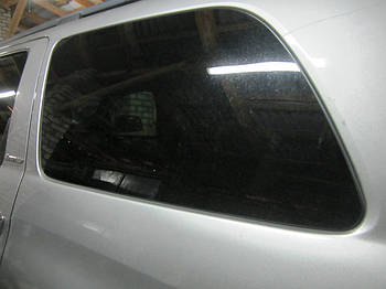 Ліве кузове скло Toyota Sequoia