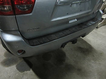 Задній бампер Toyota Sequoia