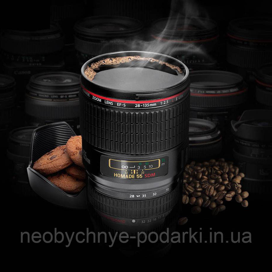 Чашка-об'єктив Canon EF 28-135 з кришкою-блендою