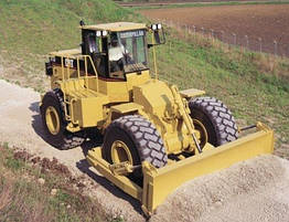 КОЛІСНИЙ БУЛЬДОЗЕР CAT 814F