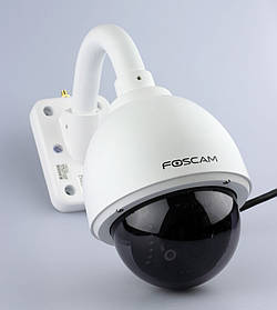 IP-камера Foscam FI9828W — професійна зовнішня поворотна Wi-Fi інтернет камера з зумом