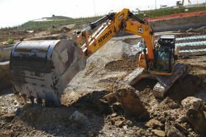 ГУСЕНИЧНИЙ ЕКСКАВАТОР JCB JS 220, фото 1