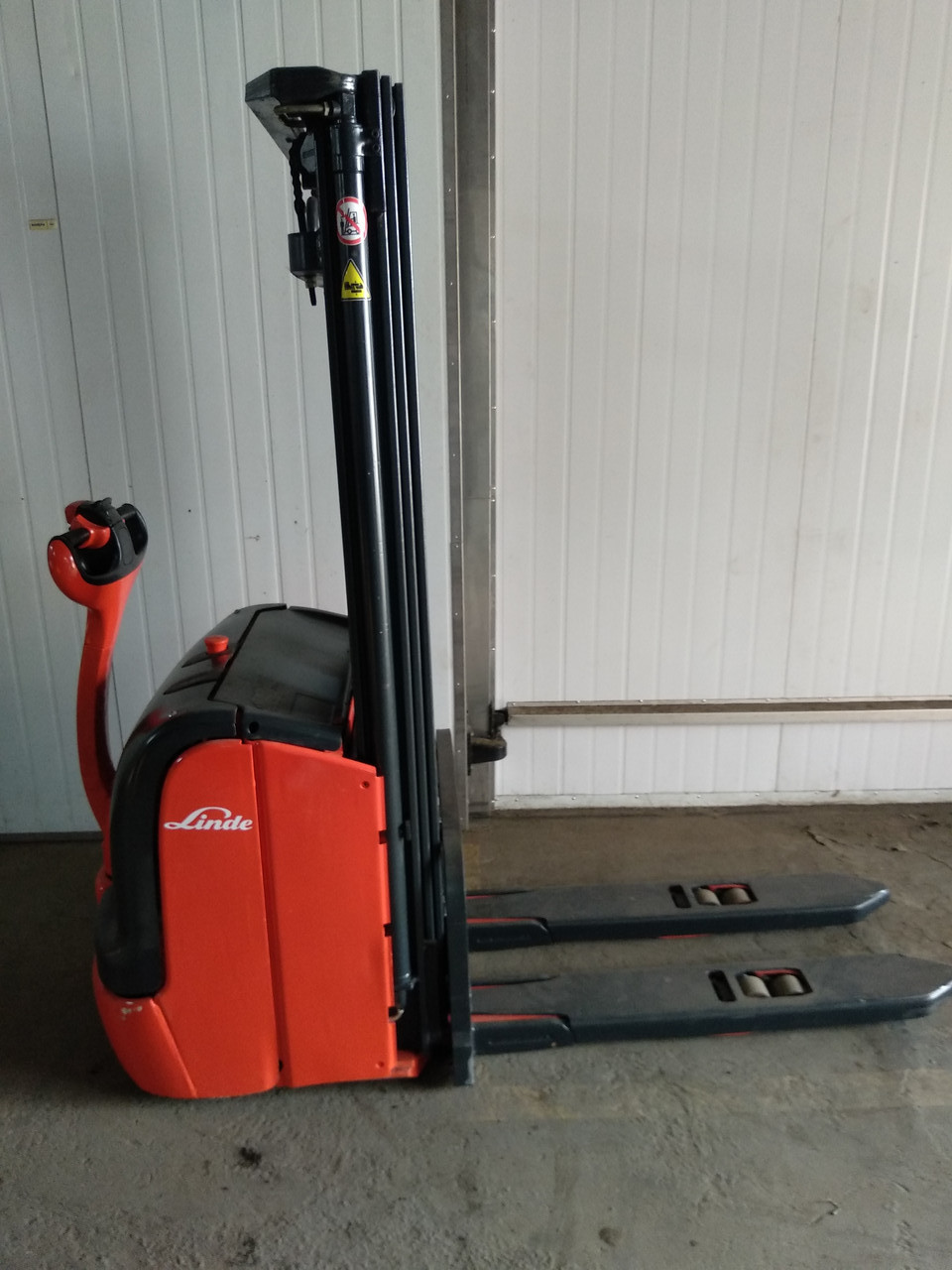 Б/У Штабелер електричний LINDE L 14 1,4т 4.25 м
