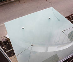 Скляний навіс