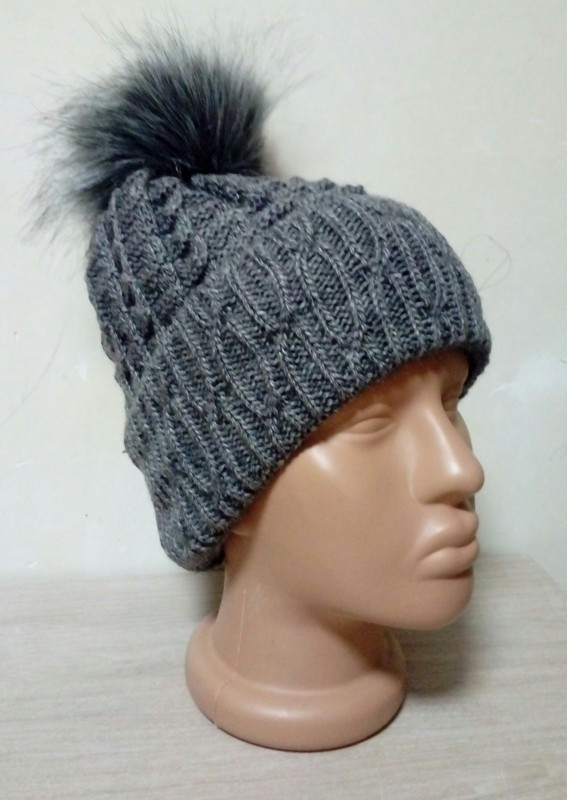 Шапка тепла в'язана з хутряним помпоном, фото 1