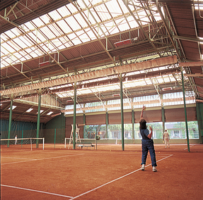 Опалення критих тенісних кортів енергозберігаючим і ефективним опаленням SBM.