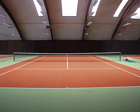 Отопление теннисных крытых кортов энергосберегающим и эффективным отоплением SBM.