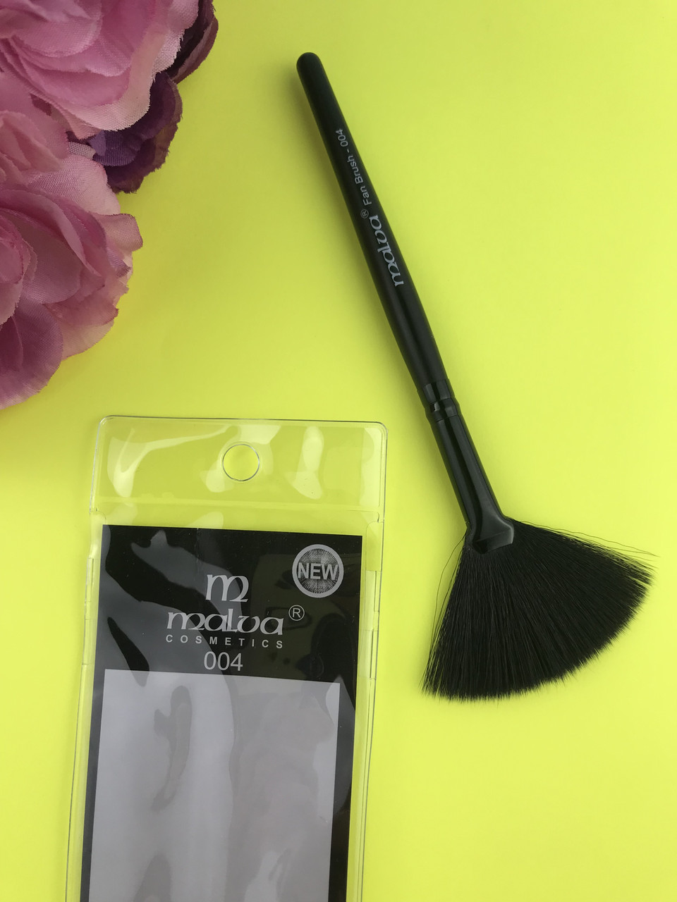 Пензель віяловий No04 Malva Cosmetics