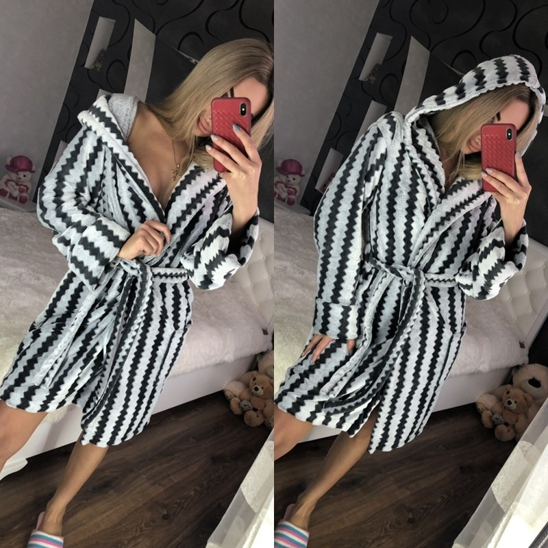 Жіночий домашній халат із капюшоном і поясом, фото 1