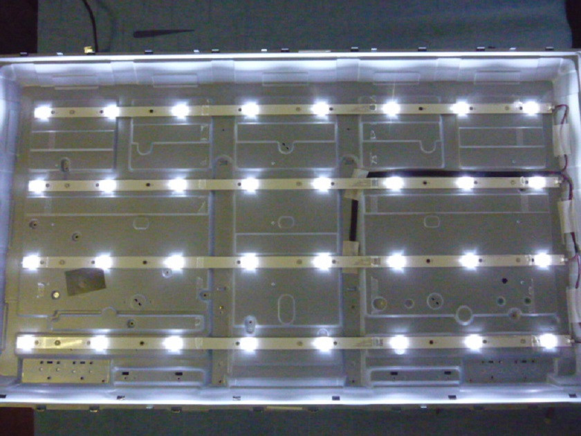 Світлодіодні LED-лінійки LB-PM3030-GJEU434X8AQY2-Y (матриця TPT430H3-FHBN10.K) Б/В
