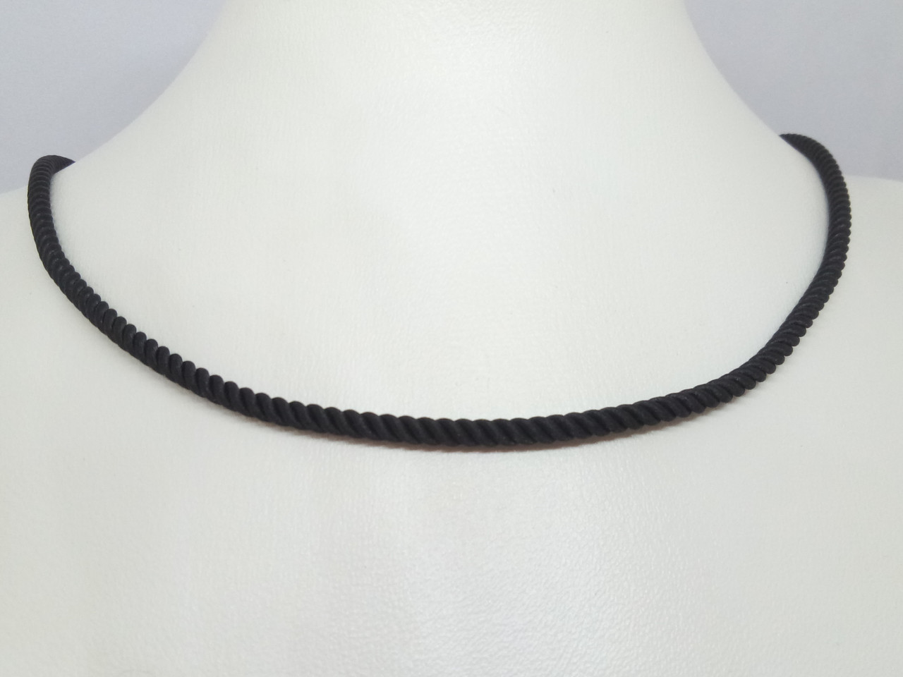 Ювелірний шовковий шнурок з золотими вставками. ПК100И 55