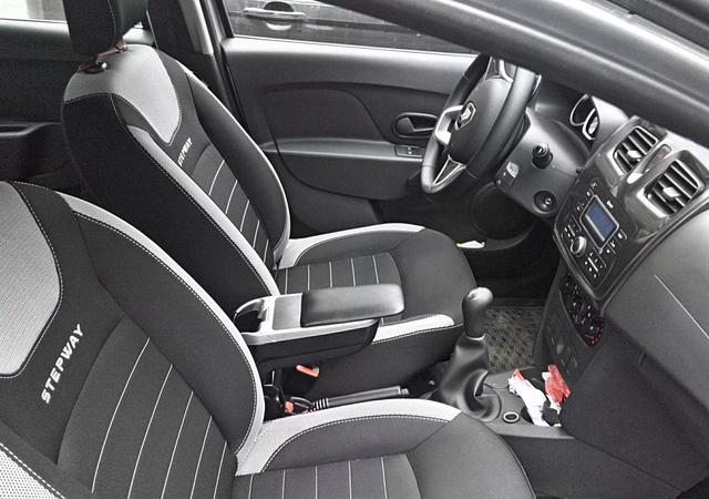 Armcik S4 Dacia Sandero Stepway 2017+ armrest