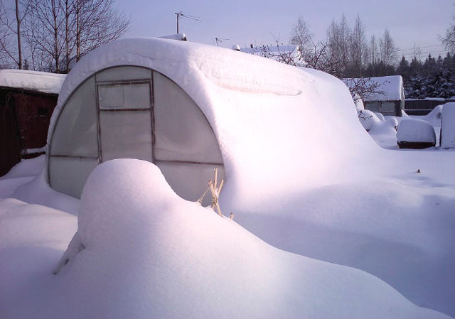 Закрита теплиця на зиму Зимова теплиця