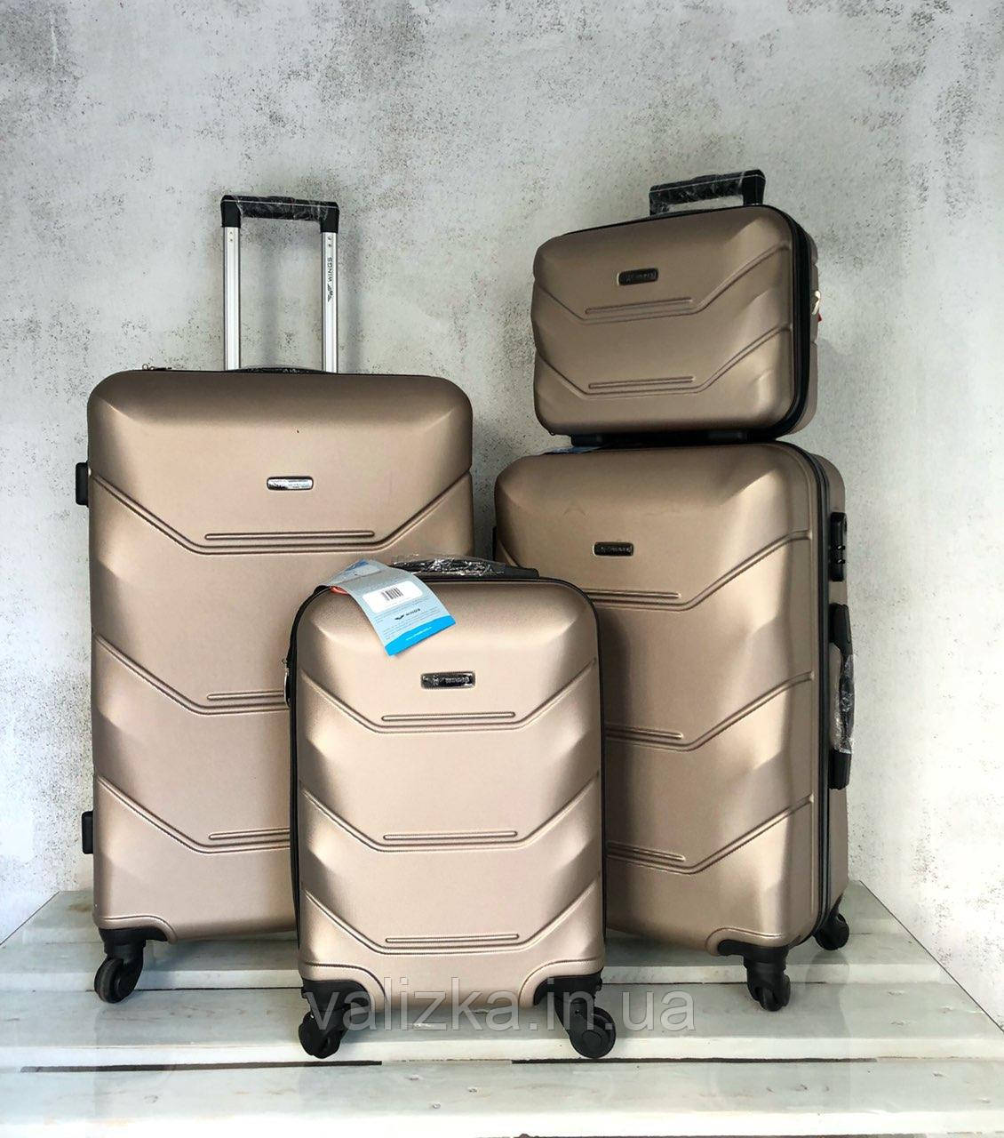 Комплект валіз з полікарбонату : малий , середній , великий . Комплект валіз із полікарбонату Польща