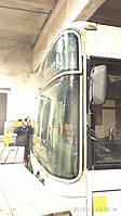 Производство и замена лобового стекла триплекс на автобусе Volvo B6 BLE Hess  в Никополе (Украина). 1