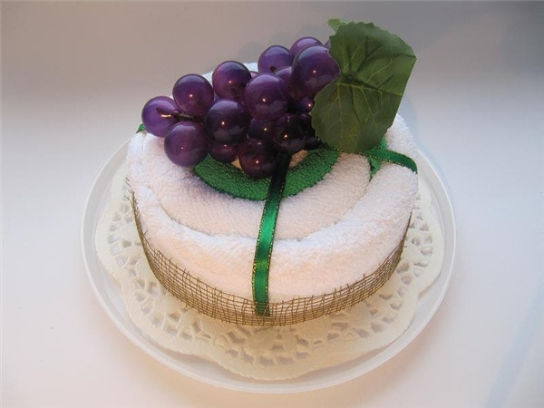 Рушник-тортик "Тортик з фруктами(виноград)"