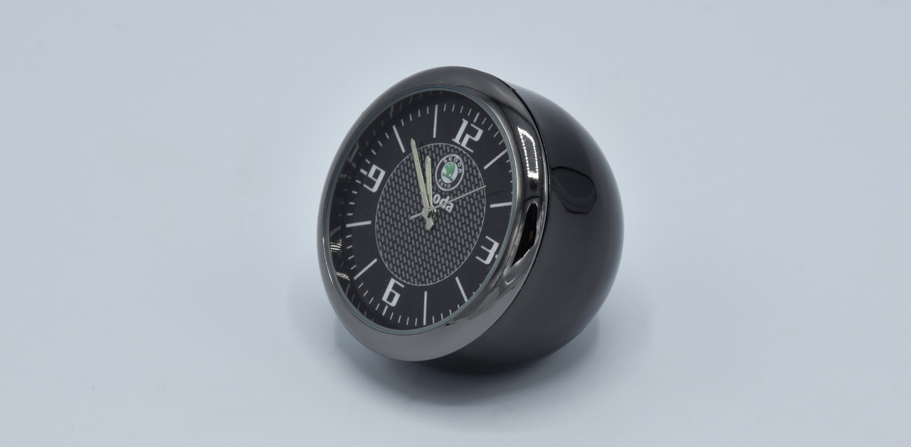 Годинник в автомобіль Vehicle clock Skoda, хром/круглі автомобільні годинники з маркою авто Шкода подарунок