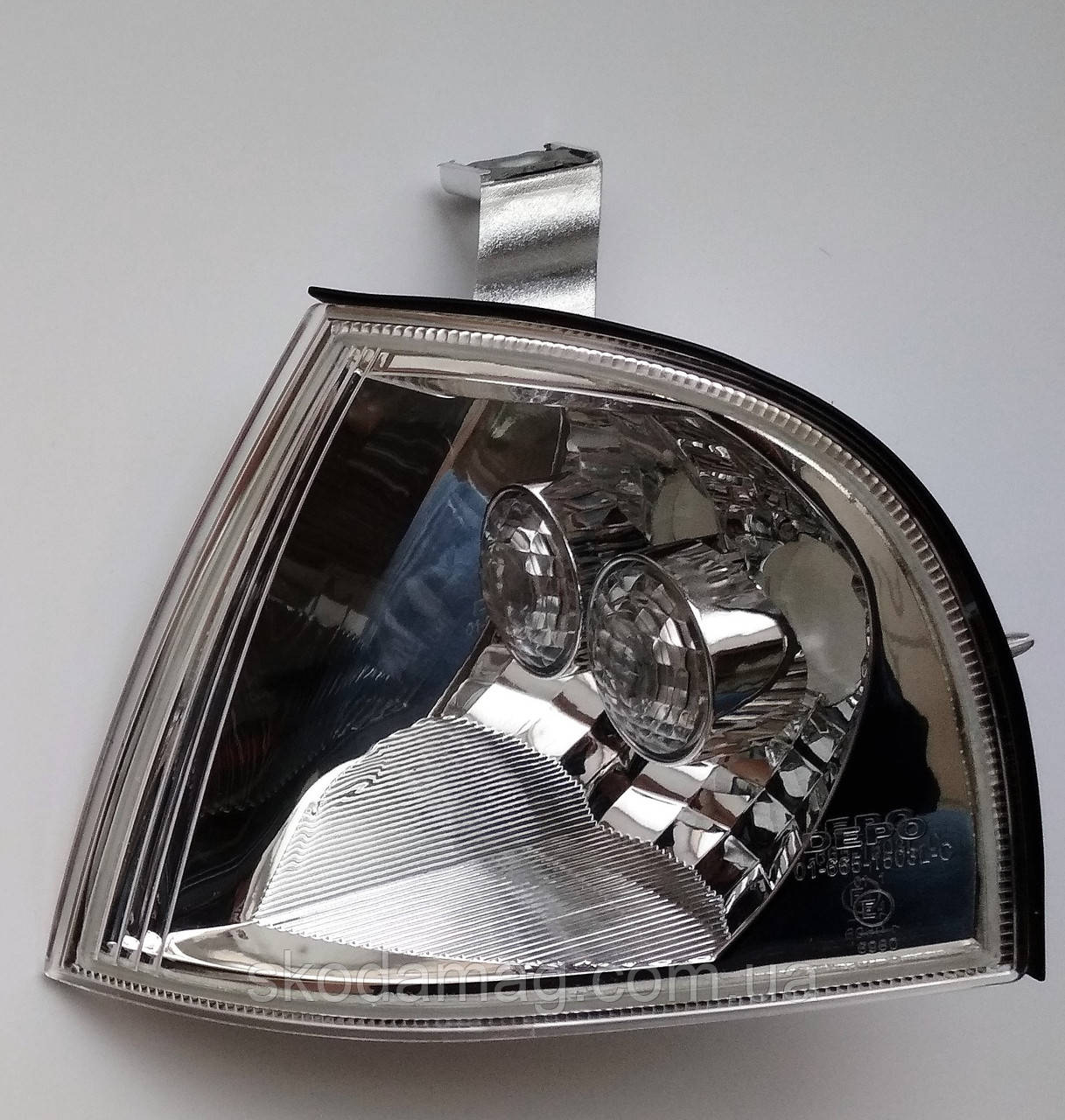 Левый указатель поворота , поворотник Шкода Октавия ТУР возле фары ...