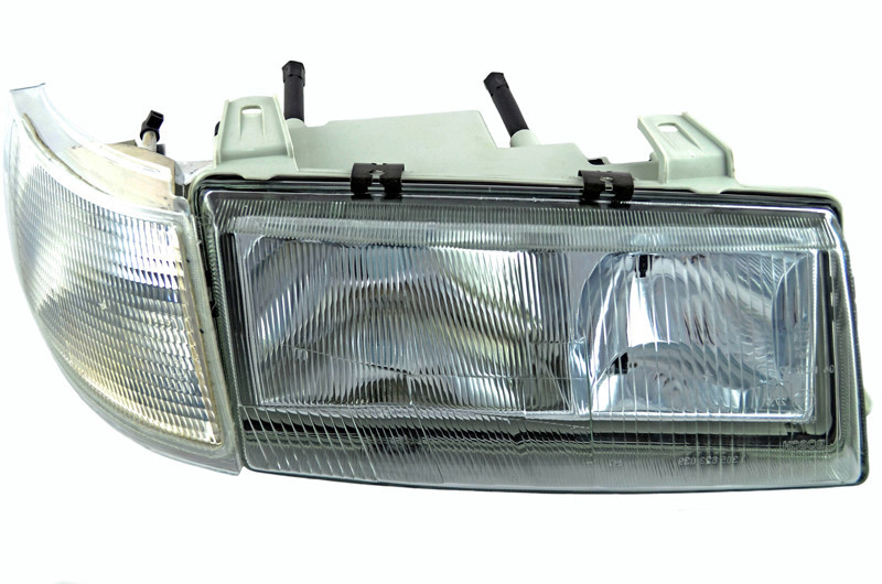 Фара передня ВАЗ 2110 2111 2112.