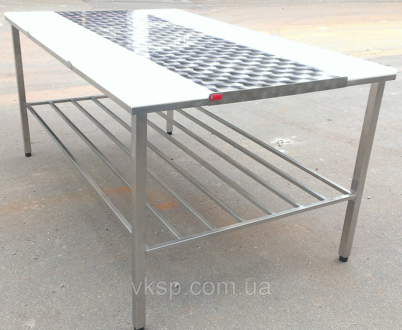 Вґрунтований двобічний обвалочний стіл з полкою з нержавіючої сталі