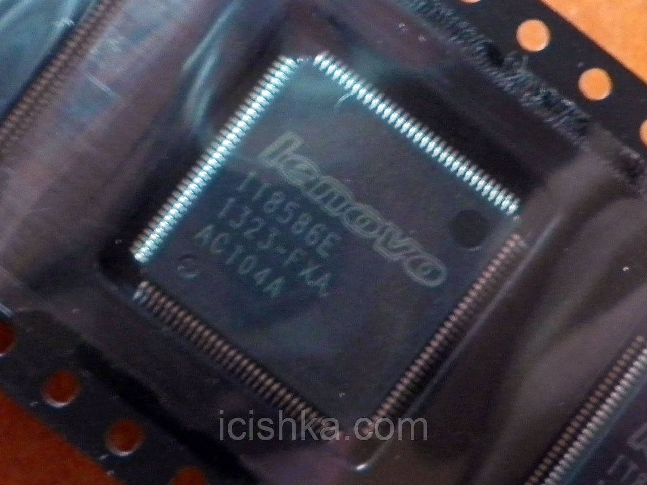 ITE IT8586E FXA — Мультиконтролер (Lenovo)