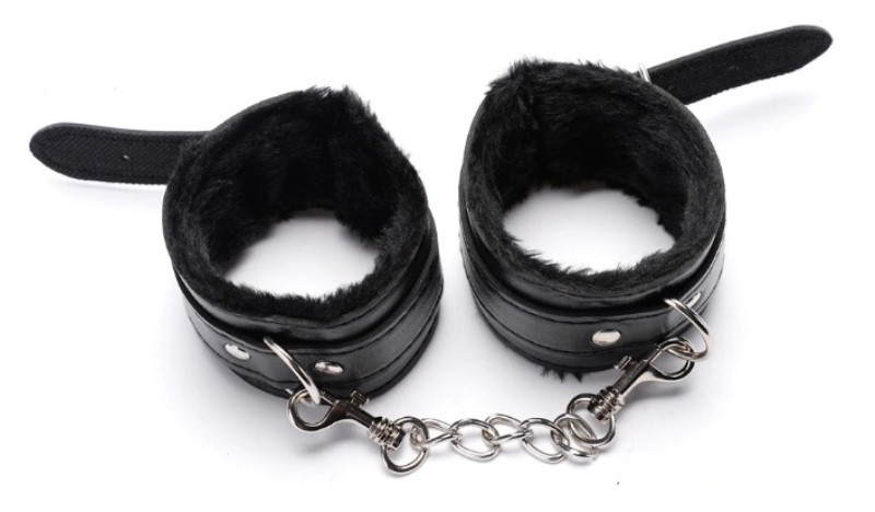Наручники чорні з хутром, наручники хутряні, фото 1