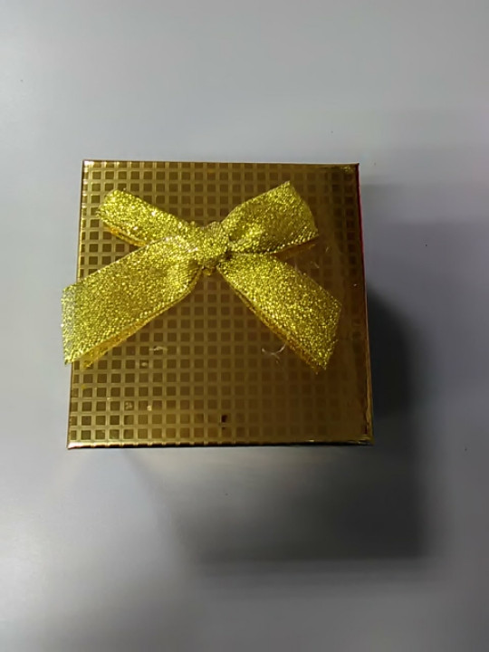 Подарункова Коробочка золота з бантом