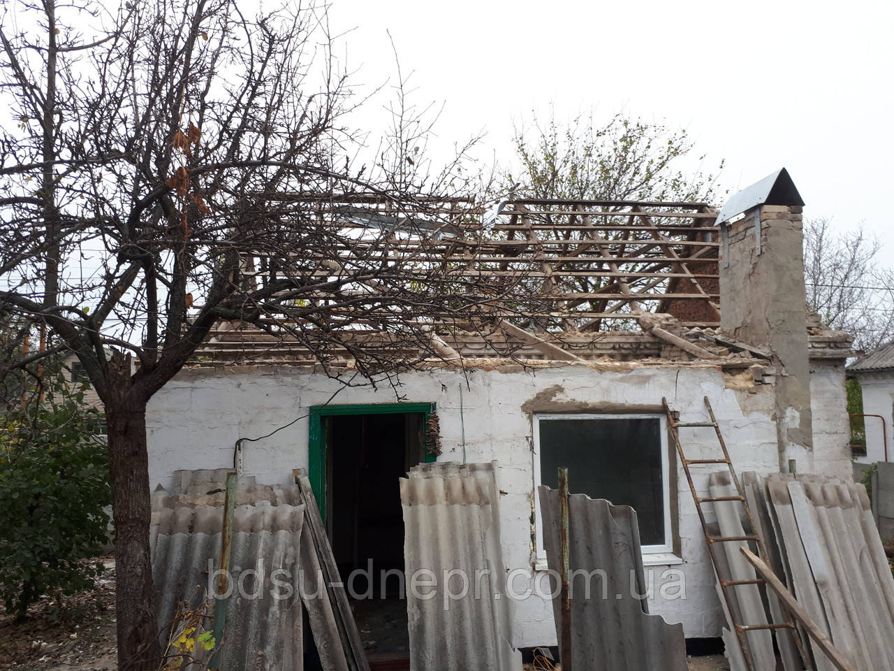 Демонтаж будинку вручну в Дніпрі